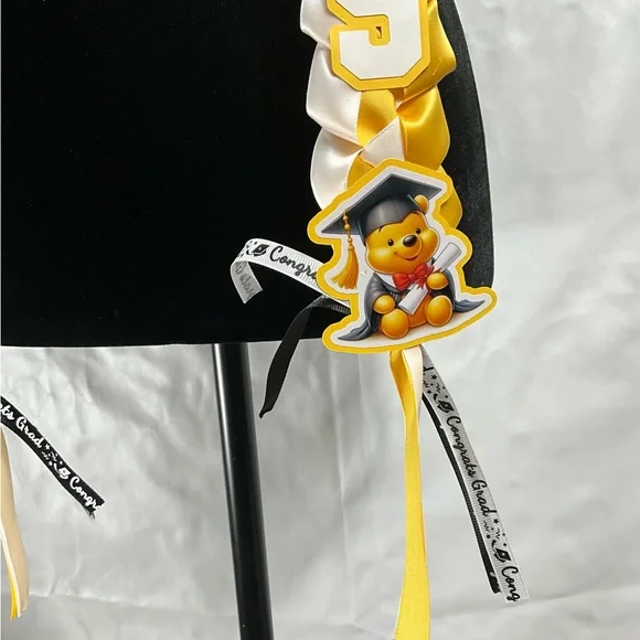 2025 Graduation Lei Winnie The Pooh White And Golden Yellow 7/8 Satin Ribbon - Picture 6 of 8